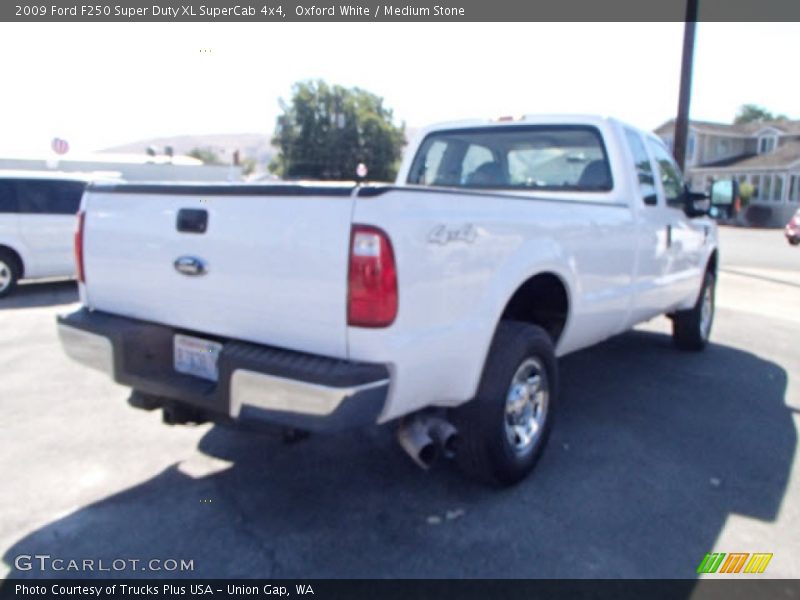 Oxford White / Medium Stone 2009 Ford F250 Super Duty XL SuperCab 4x4