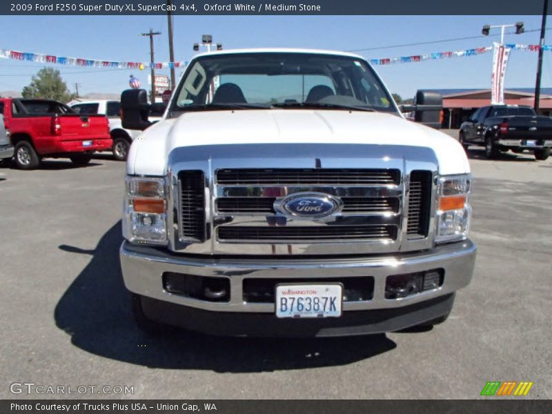 Oxford White / Medium Stone 2009 Ford F250 Super Duty XL SuperCab 4x4