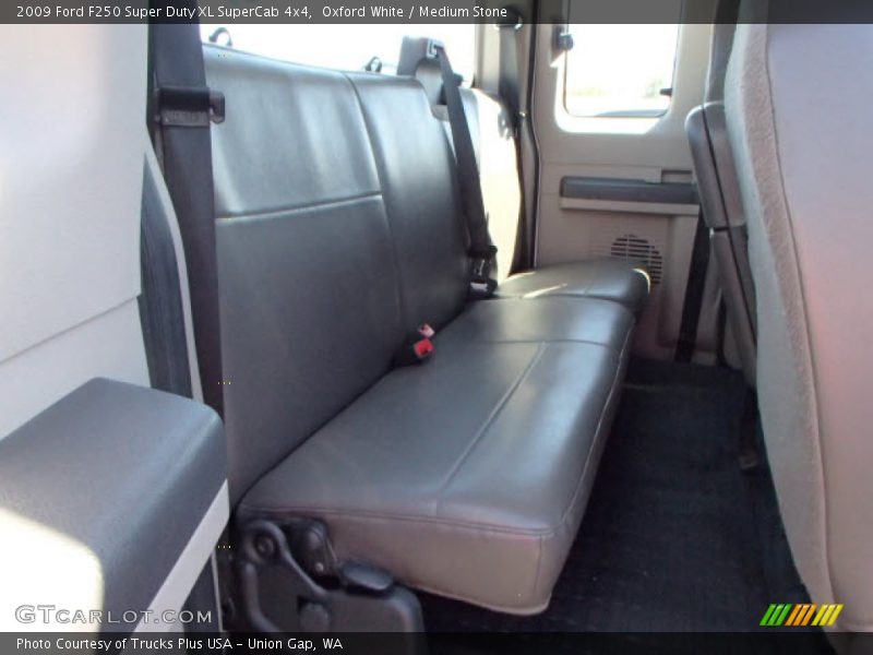 Oxford White / Medium Stone 2009 Ford F250 Super Duty XL SuperCab 4x4