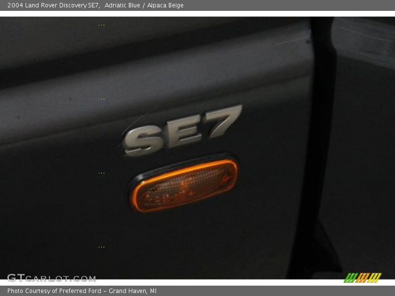 Adriatic Blue / Alpaca Beige 2004 Land Rover Discovery SE7