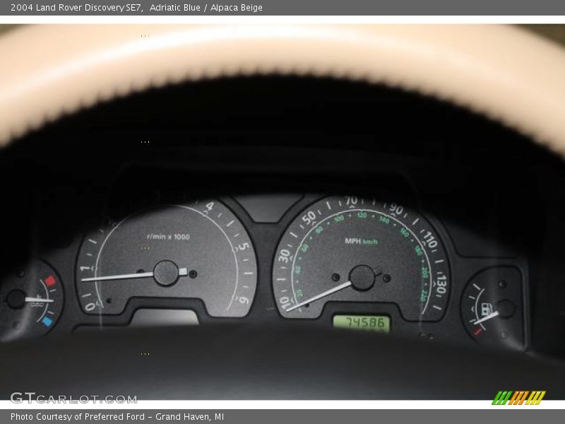 Adriatic Blue / Alpaca Beige 2004 Land Rover Discovery SE7