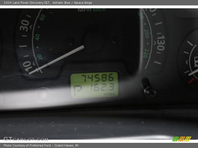 Adriatic Blue / Alpaca Beige 2004 Land Rover Discovery SE7