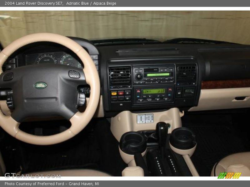 Adriatic Blue / Alpaca Beige 2004 Land Rover Discovery SE7