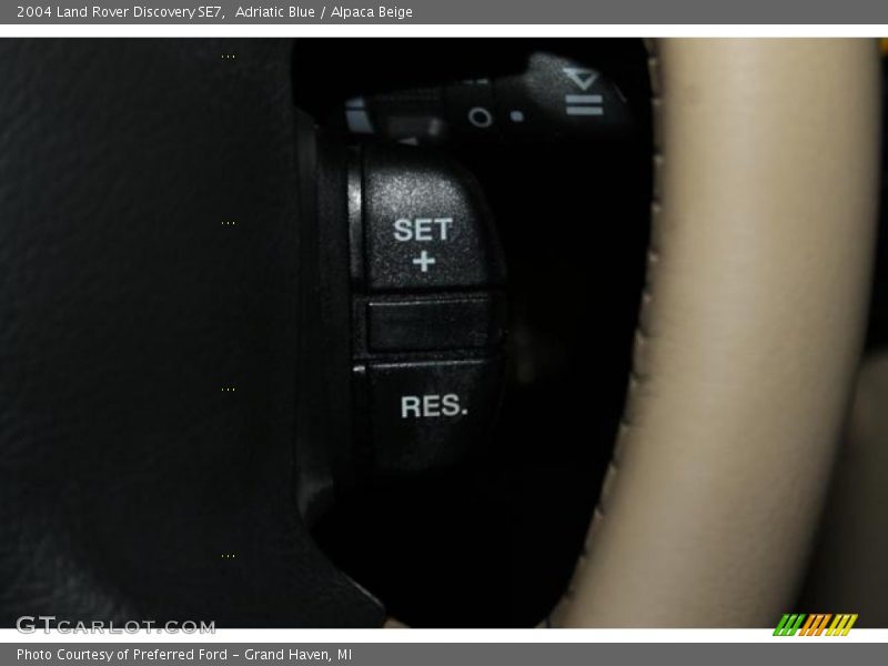 Adriatic Blue / Alpaca Beige 2004 Land Rover Discovery SE7