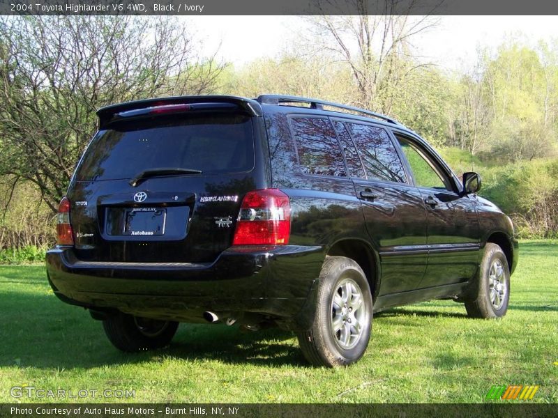 Black / Ivory 2004 Toyota Highlander V6 4WD