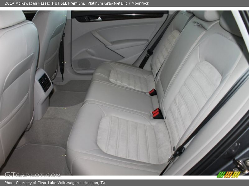 Rear Seat of 2014 Passat 1.8T SEL Premium