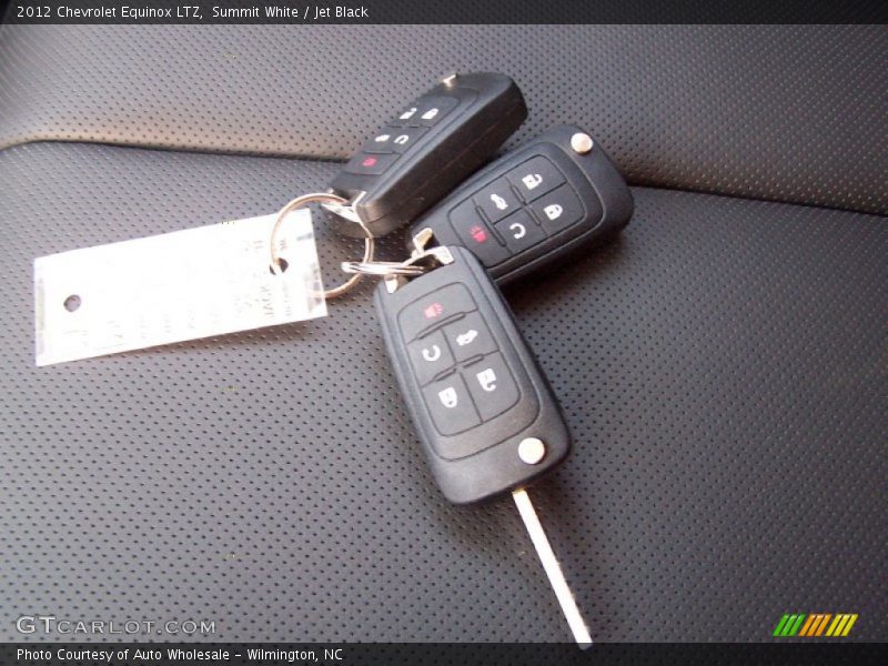 Summit White / Jet Black 2012 Chevrolet Equinox LTZ