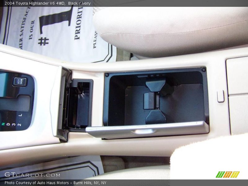 Black / Ivory 2004 Toyota Highlander V6 4WD