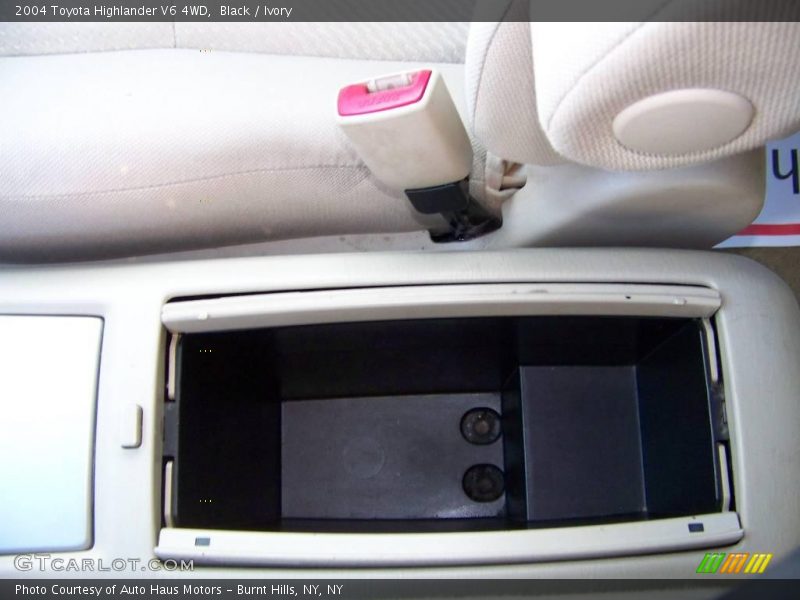 Black / Ivory 2004 Toyota Highlander V6 4WD