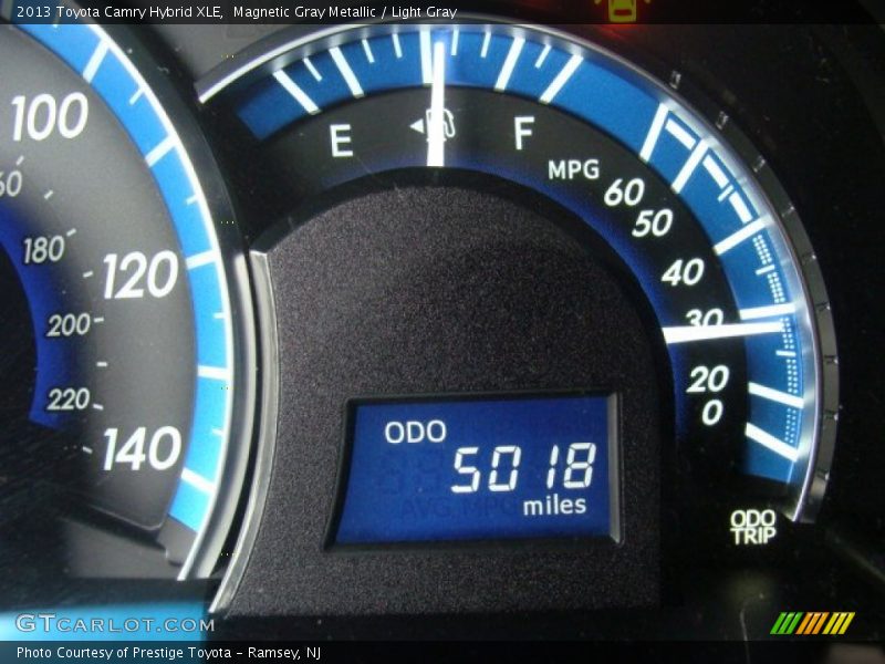 Magnetic Gray Metallic / Light Gray 2013 Toyota Camry Hybrid XLE