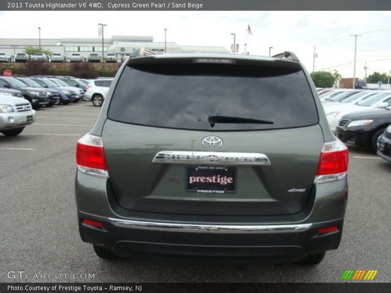 Cypress Green Pearl / Sand Beige 2013 Toyota Highlander V6 4WD