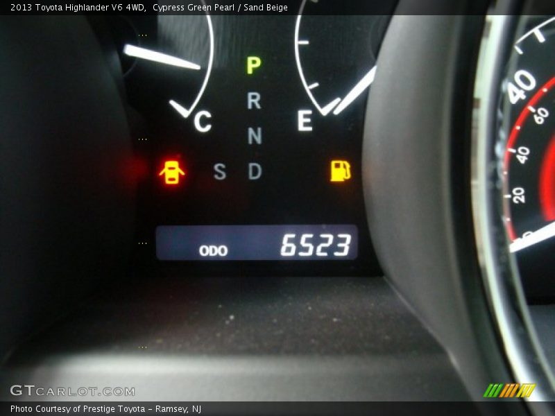 Cypress Green Pearl / Sand Beige 2013 Toyota Highlander V6 4WD