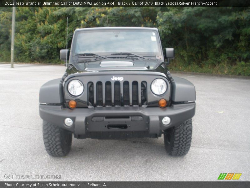 Black / Call of Duty: Black Sedosa/Silver French-Accent 2012 Jeep Wrangler Unlimited Call of Duty: MW3 Edition 4x4