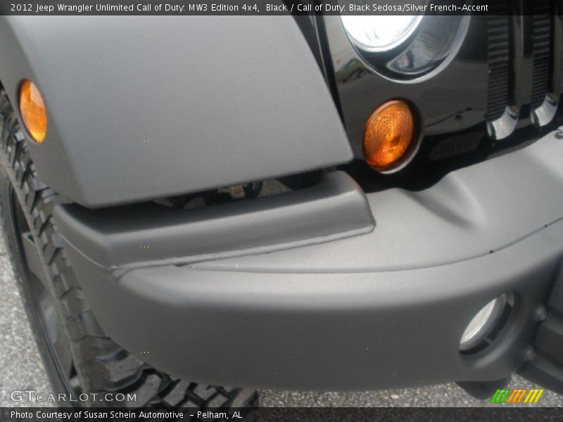 Black / Call of Duty: Black Sedosa/Silver French-Accent 2012 Jeep Wrangler Unlimited Call of Duty: MW3 Edition 4x4