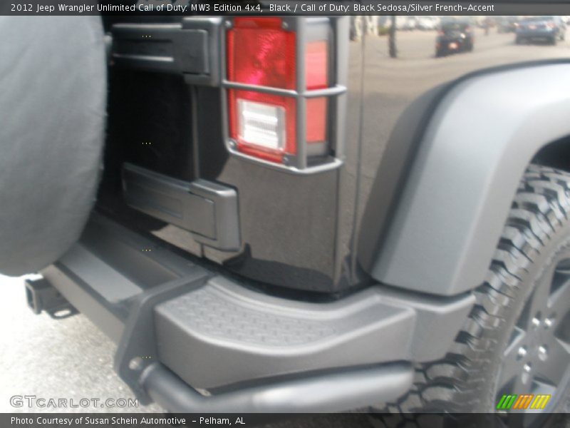 Black / Call of Duty: Black Sedosa/Silver French-Accent 2012 Jeep Wrangler Unlimited Call of Duty: MW3 Edition 4x4