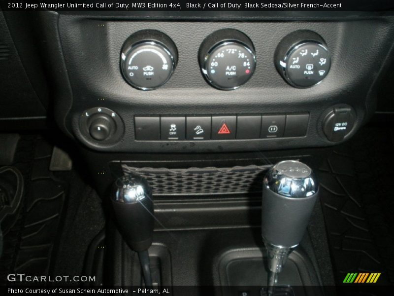 Black / Call of Duty: Black Sedosa/Silver French-Accent 2012 Jeep Wrangler Unlimited Call of Duty: MW3 Edition 4x4