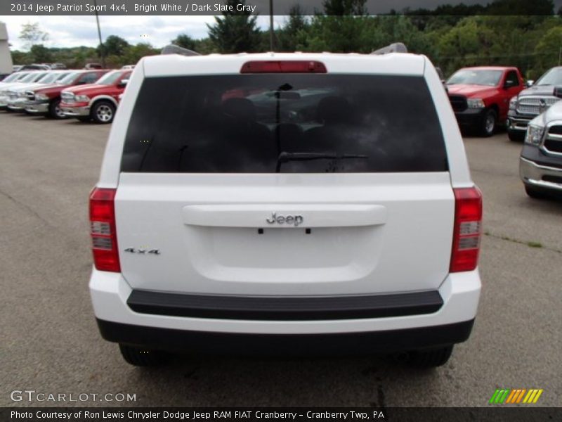 Bright White / Dark Slate Gray 2014 Jeep Patriot Sport 4x4