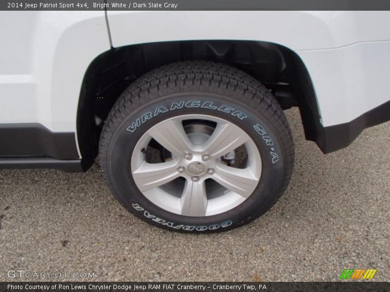 Bright White / Dark Slate Gray 2014 Jeep Patriot Sport 4x4