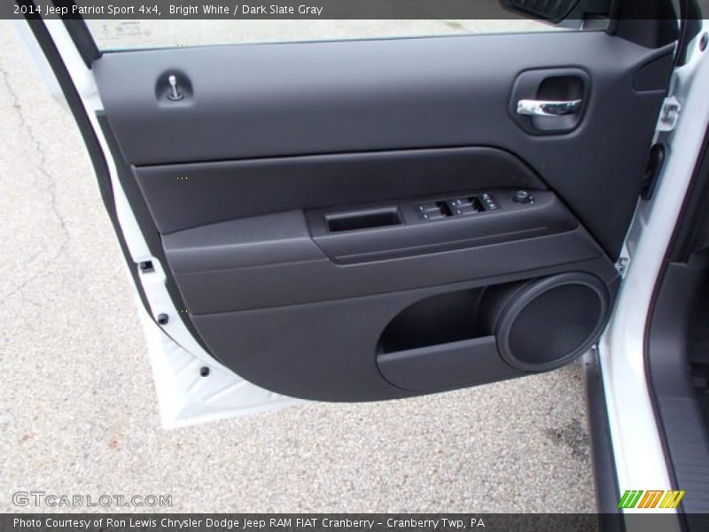 Bright White / Dark Slate Gray 2014 Jeep Patriot Sport 4x4