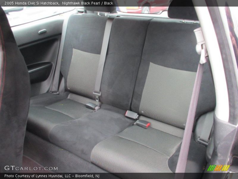Rear Seat of 2005 Civic Si Hatchback