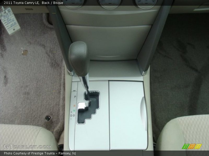 Black / Bisque 2011 Toyota Camry LE