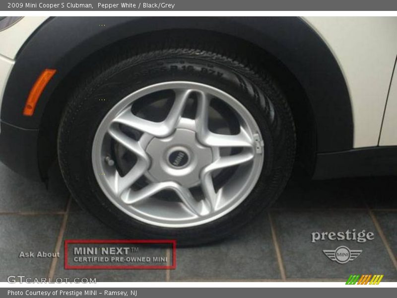 Pepper White / Black/Grey 2009 Mini Cooper S Clubman