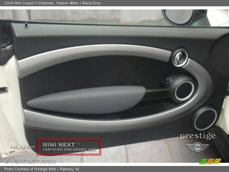 Pepper White / Black/Grey 2009 Mini Cooper S Clubman