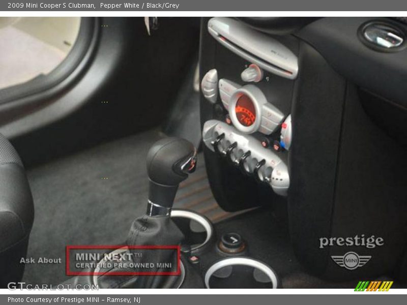 Pepper White / Black/Grey 2009 Mini Cooper S Clubman