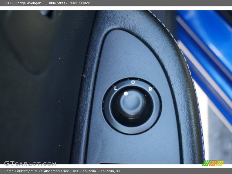 Blue Streak Pearl / Black 2012 Dodge Avenger SE