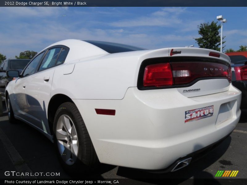 Bright White / Black 2012 Dodge Charger SE