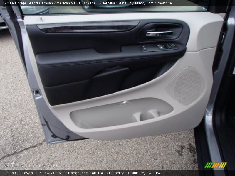 Billet Silver Metallic / Black/Light Graystone 2014 Dodge Grand Caravan American Value Package
