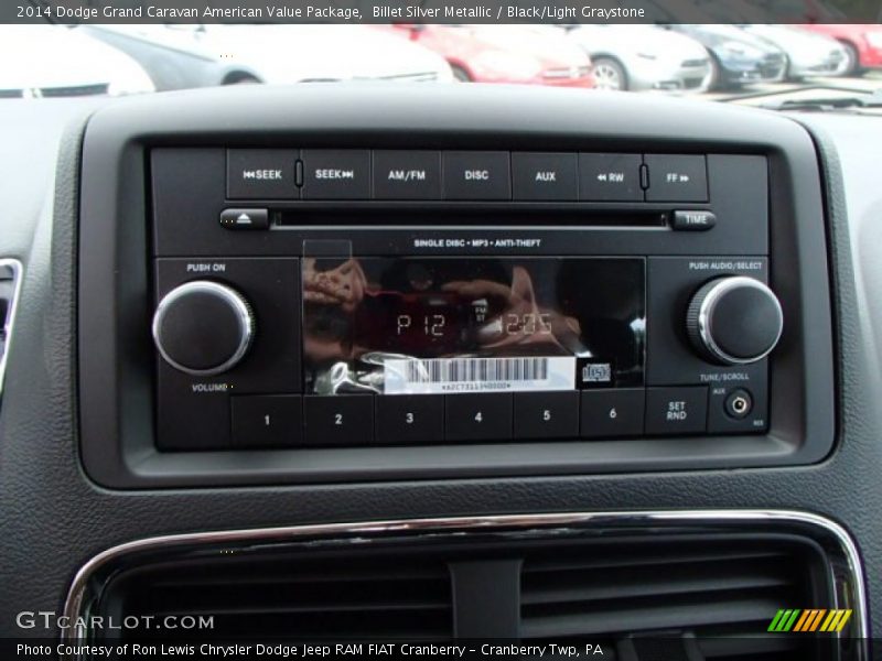 Billet Silver Metallic / Black/Light Graystone 2014 Dodge Grand Caravan American Value Package