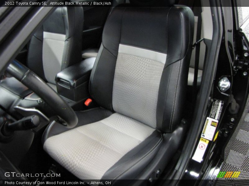 Attitude Black Metallic / Black/Ash 2012 Toyota Camry SE