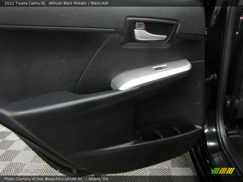 Attitude Black Metallic / Black/Ash 2012 Toyota Camry SE