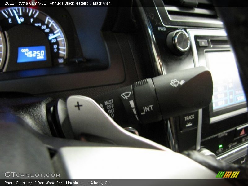 Attitude Black Metallic / Black/Ash 2012 Toyota Camry SE