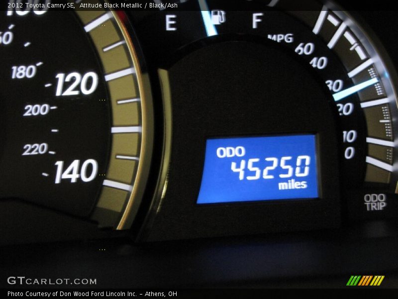 Attitude Black Metallic / Black/Ash 2012 Toyota Camry SE