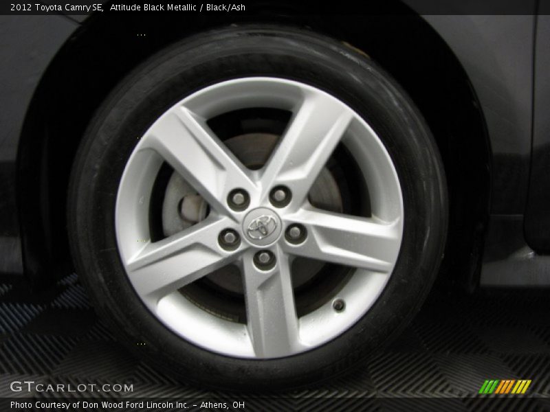 Attitude Black Metallic / Black/Ash 2012 Toyota Camry SE