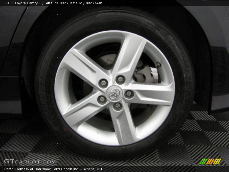 Attitude Black Metallic / Black/Ash 2012 Toyota Camry SE