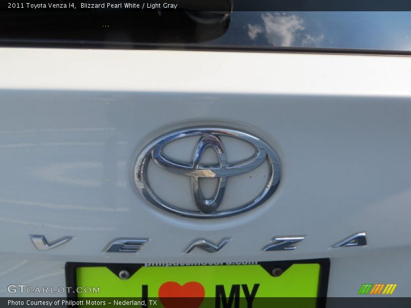 Blizzard Pearl White / Light Gray 2011 Toyota Venza I4