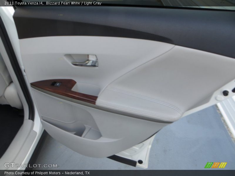 Blizzard Pearl White / Light Gray 2011 Toyota Venza I4