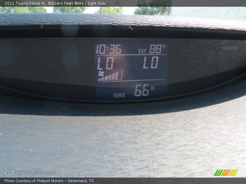 Blizzard Pearl White / Light Gray 2011 Toyota Venza I4