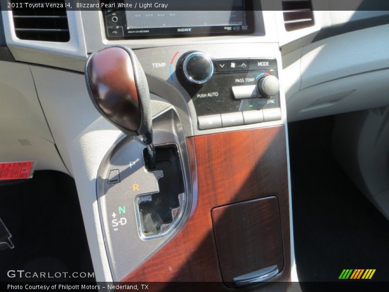 Blizzard Pearl White / Light Gray 2011 Toyota Venza I4