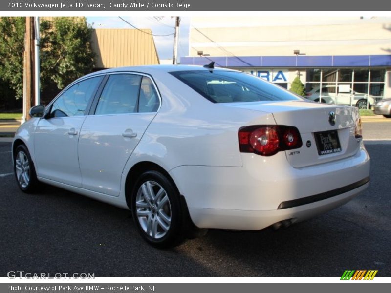 Candy White / Cornsilk Beige 2010 Volkswagen Jetta TDI Sedan