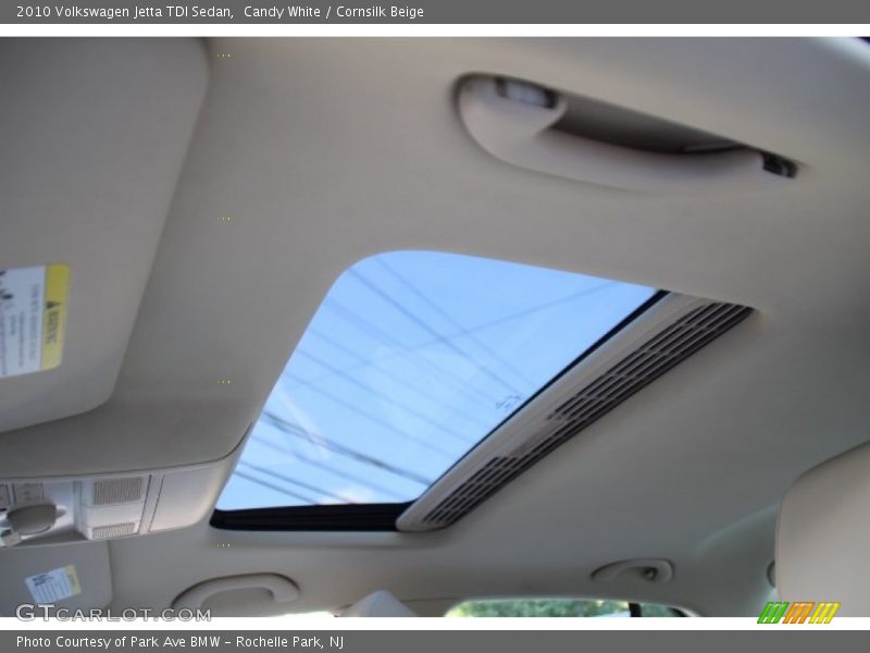 Candy White / Cornsilk Beige 2010 Volkswagen Jetta TDI Sedan