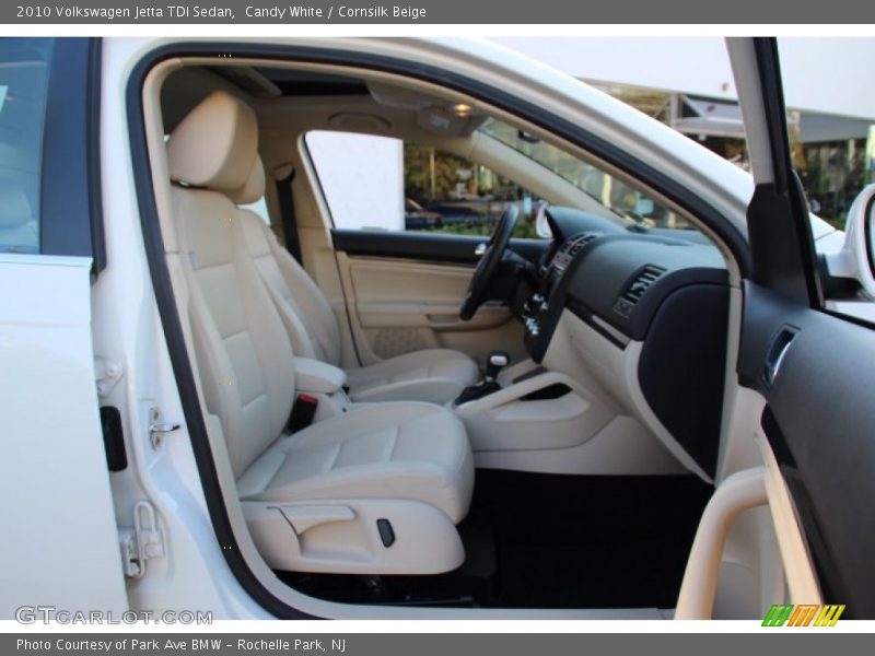 Candy White / Cornsilk Beige 2010 Volkswagen Jetta TDI Sedan
