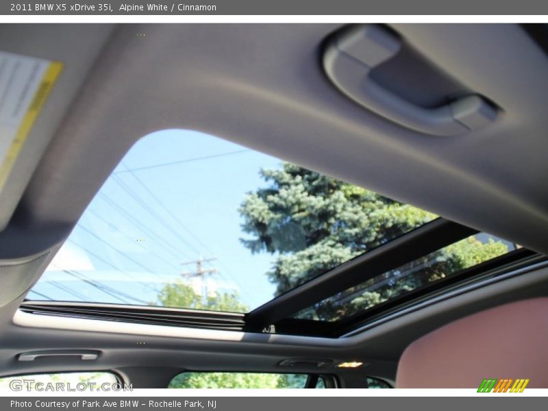 Alpine White / Cinnamon 2011 BMW X5 xDrive 35i