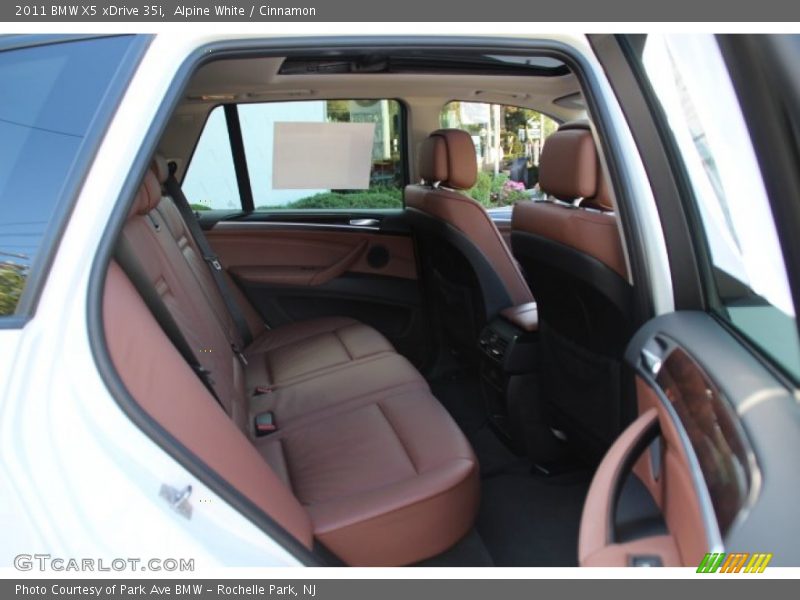 Alpine White / Cinnamon 2011 BMW X5 xDrive 35i