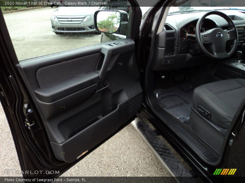 Galaxy Black / Charcoal 2010 Nissan Titan SE Crew Cab