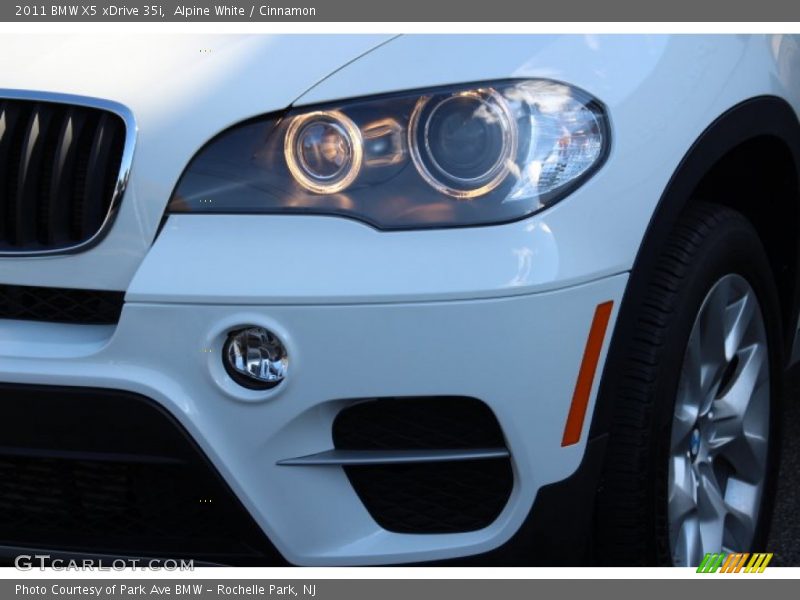 Alpine White / Cinnamon 2011 BMW X5 xDrive 35i