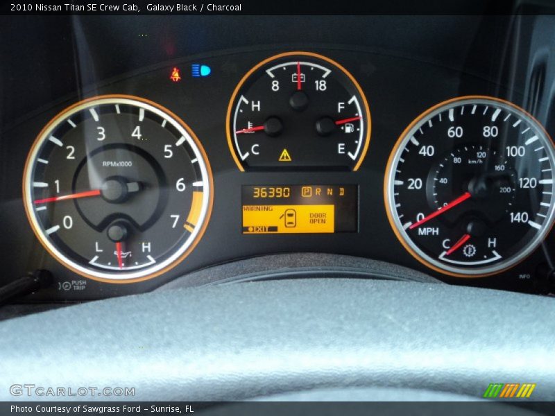 Galaxy Black / Charcoal 2010 Nissan Titan SE Crew Cab